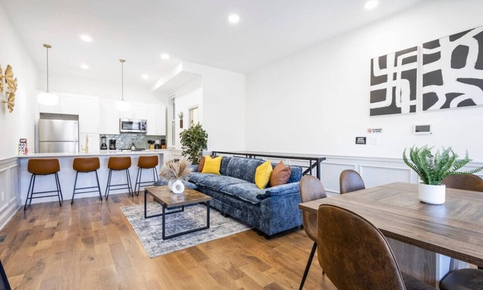 North Philadelphia West Apartment | 2BR w/Balcony| Fairmount Park | 10 mins to DT