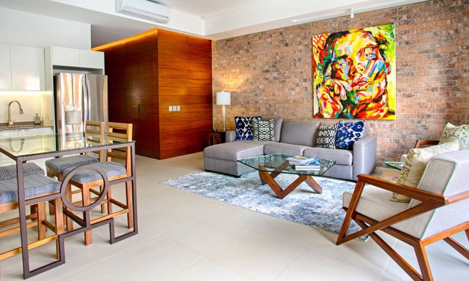 Emiliano Zapata Condo | 2BR w/Workspace | Rooftop Pool, Gym & Bar
