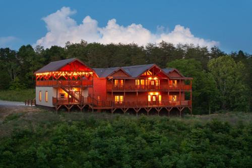 Sevierville House | 2Cabins 16BR Sleeps42 Hot Tub Indoor Pool and Gazebo