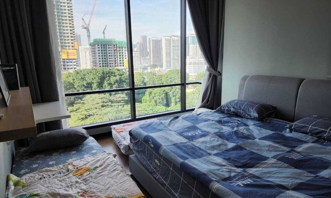 City Centre Condo | 2km bukit bintang,300m MRT,luxury facilities,9pax,many car parks