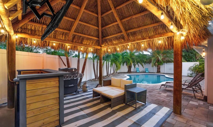 Coral Ridge Apartment | 2MI from Beach + Heated Pool + Grill