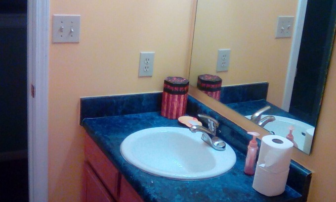 Pike House | 2Miles from the Indy500Race fans 180 a night or 800 a week for nice room