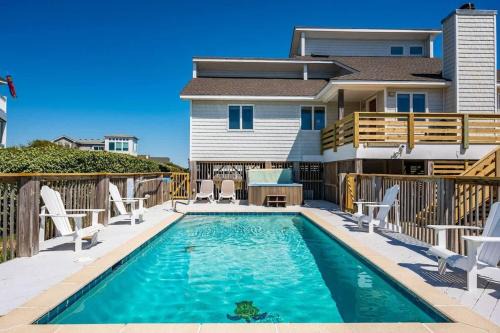 Ocean Hill House | 2Min Walk to Beach Private Pool & Hot Tub