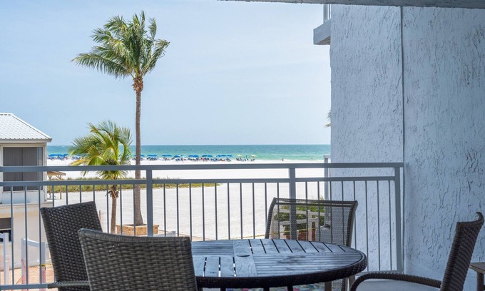 Siesta Key Condo | 2nd Floor 2 Bdrm Beach View Condo
