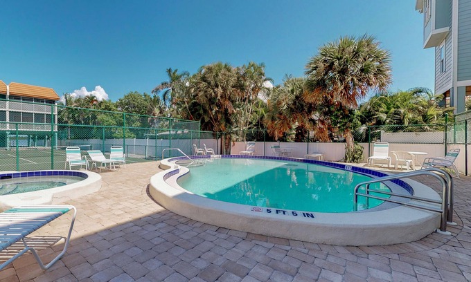 Bradenton Beach Condo | 2nd Floor Condo with Beach and Ocean views - Across the Street from the Beach.