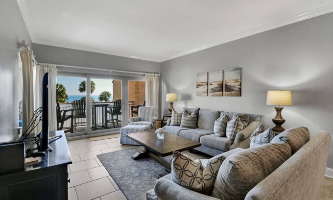 Palmetto Dunes Villa | 2nd floor renovated end unit w/stunning pool, lagoon, and ocean views!