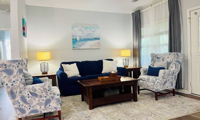 Moncks Corner Condo | 2nd Floor Walk-up. Close to wedding venues, restaurants and more!