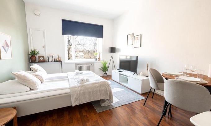 Ullanlinna Apartment | 2ndhomes Cozy Helsinki Center Studio with Park View