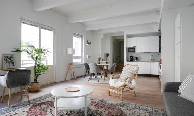 Helsinki City Centre Apartment | 2ndhomes Loft Apartment with Spa & Balcony by the White Church
