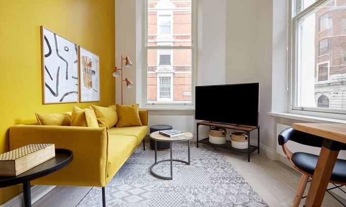 Holborn and Covent Garden Apartment | 2VH Virginia House Chic Bloomsbury Apartment sleeps 2