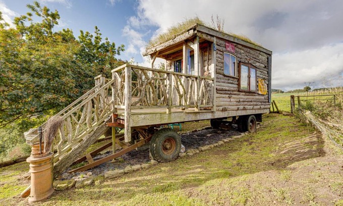 Scarborough House | 2x Double Bed - Glamping Wagon Dalby Forest