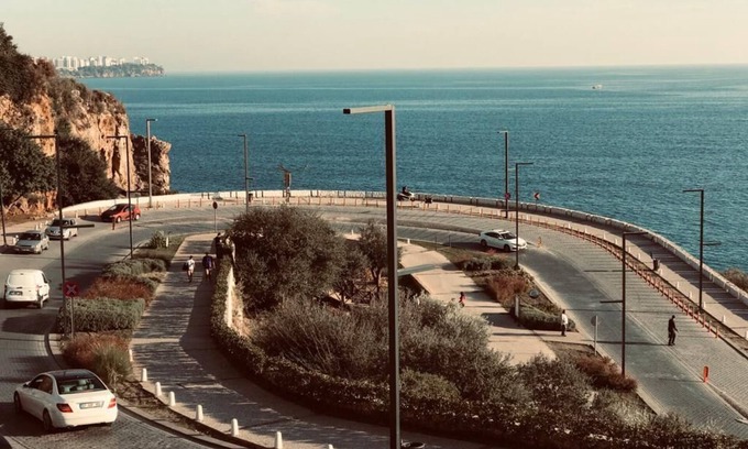 Antalya City Centre Apartment | 3+1 FAMİLY APARTMENT 6 PEOPLE ROOMS WİTH BALCONY