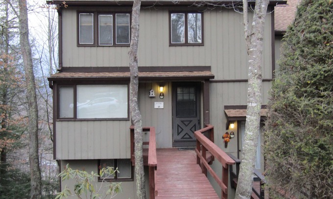 Sugar Mountain Condo | 3/2 Briarcliff C-11, right where you want to be! Rented by Sugar Mtn Lodging