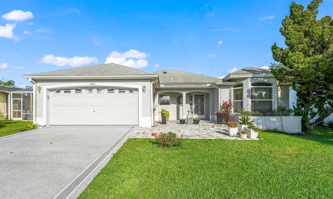 Del Mar House | 3/2 Designer in the Village of Del Mar near the Spanish Springs Towne Square