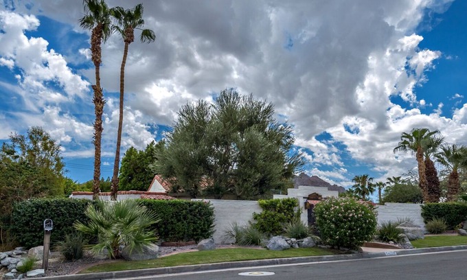 La Quinta Cove House | 3 Bdrm beauty with pool/spa Permit #225610