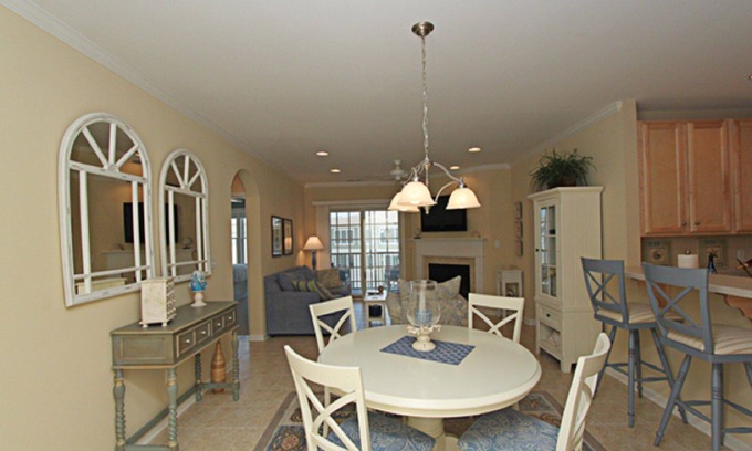 Sun Ridge Condo | 3 Bdrm in Bayside Resort & Golf Club Sleeps 6 , Just steps to Sun Ridge Pool!