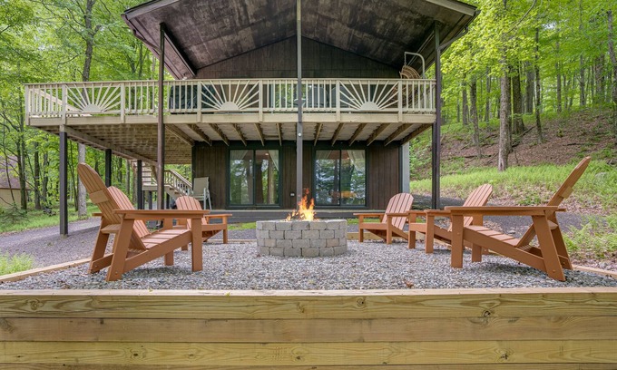 Locust Lake Village Ski Chalet | 3 Bdrm Mid-Century Mountain House On The Ski Hill