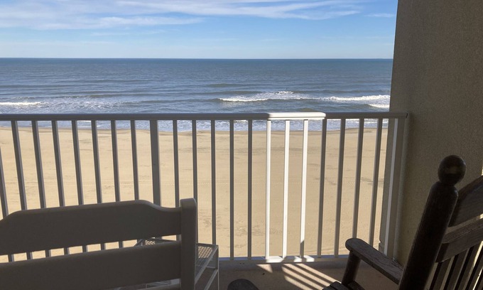 Northeast Virginia Beach Condo | 3 BDs,2 Ba direct oceanfront in Resort Area w Pool at Dolphin Run of VA Beach