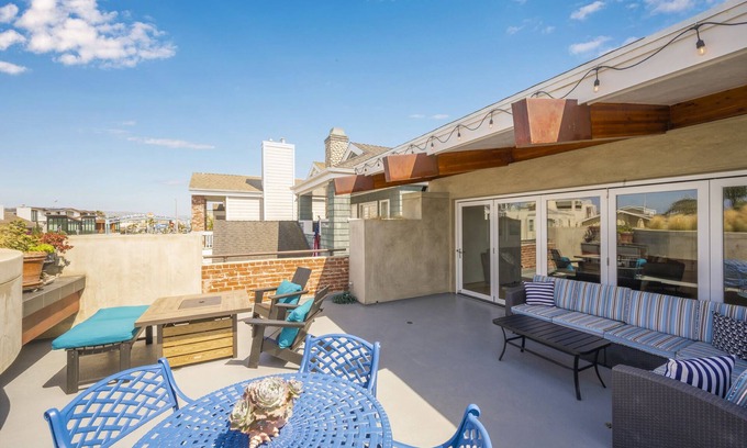 Balboa Peninsula House | 3 Bed 2 Bath Home w/Game-Room Steps to the Beach