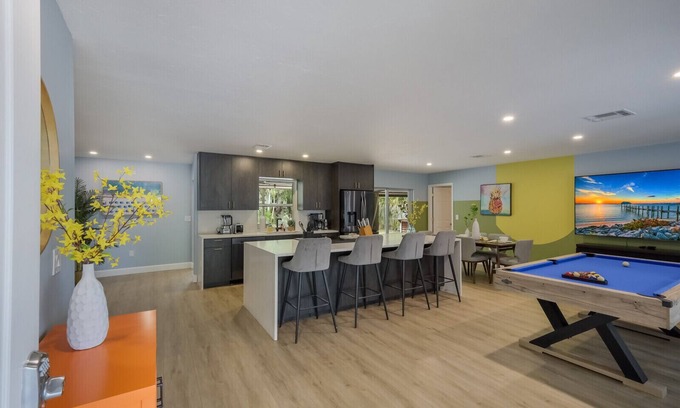 Bradenton House | 3 Bed 2 Bath Tropical Relaxation with Private Pool & Game Room, Local Beaches