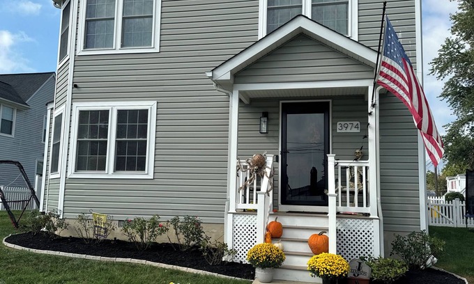 Mayo House | 3-bed 3 bath home in Edgewater MD on the beach, 25 min from USNA and Annapolis.