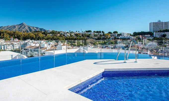 Nueva Andalucia Apartment | 3 Bed Apart Nueva Andalucia 5 min drive to Banus