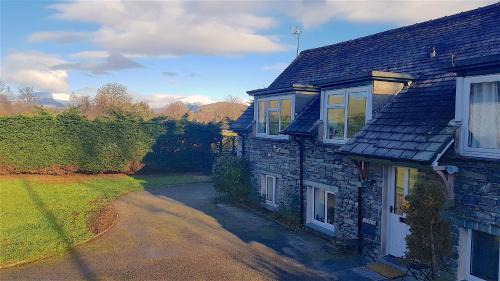 Hawkshead House | 3 Bed Barn - Sleeps 6 - Parking - WIfi