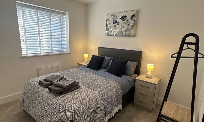 Stafford House | 3 Bed Home Stafford Business Travel