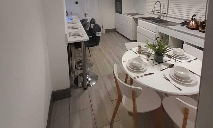Ladywell House | 3-Bed House in London self-contained in Ladywell