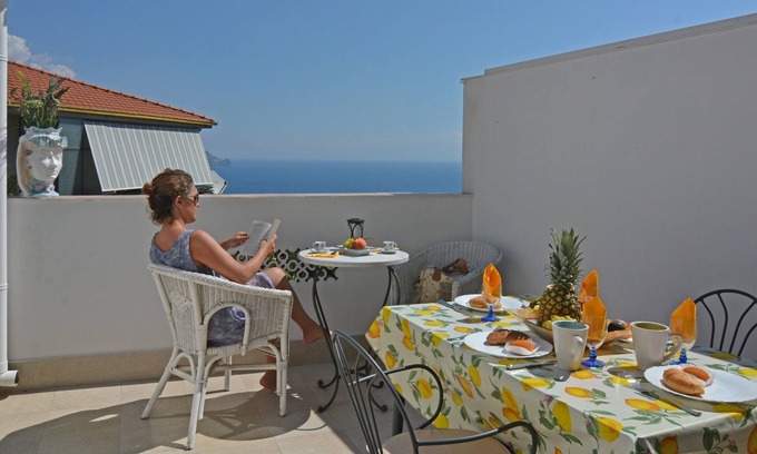 Taormina House | 3 Bed House with patio overlooking Mediterranean very close to Corso Umberto