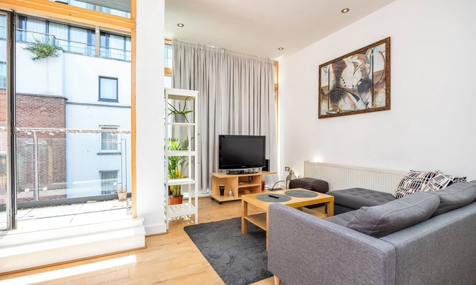 North Wall Apartment | 3 Bed in Dublin city centre 10min to Spire