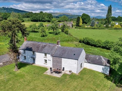 Llanvair Kilgeddin House | 3 Bed in Llanover 91240