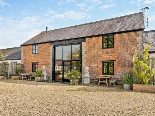 Sedgehill House | 3 Bed in Shaftesbury 95685