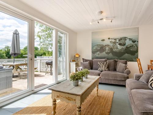 South Cerney House | 3 Bed in South Cerney HIC06