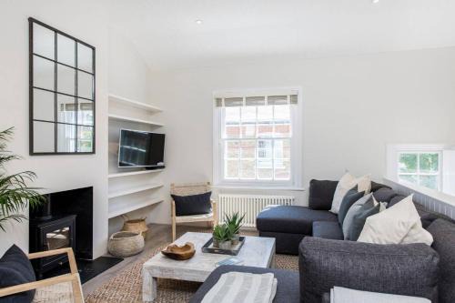 Battersea House | 3-Bed Mews House, Battersea
