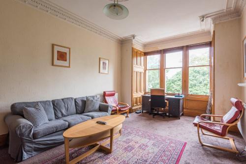 Bruntsfield Apartment | 3 bed overlooking meadows park