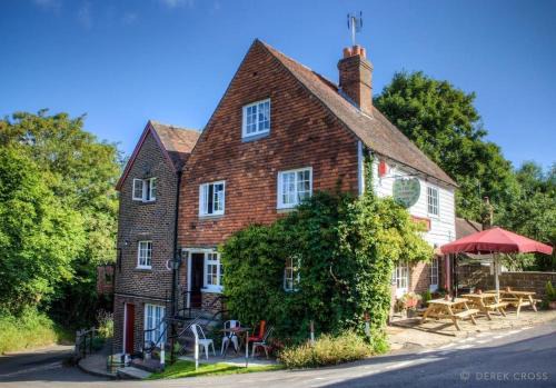 Matfield Apartment | 3 bed penthouse above quaint pub