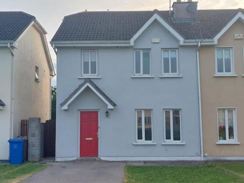 Bruff House | 3 bed semi-detached house in a quite estate