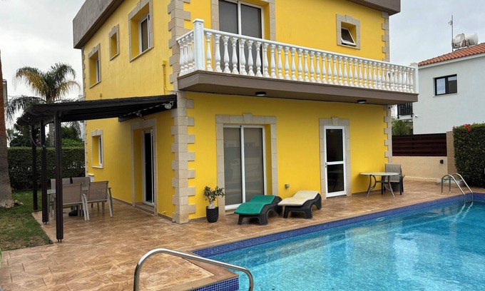 Ayia Napa Villa | 3 Bed Villa Nr Nissi Beach & Sandy Bay. Private Pool, Sea Views, FREE WiFi/UK TV