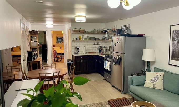 Excelsior Apartment | 3 bedroom/1 bathroom FULLY FURNISHED apartment in the Excelsior neighborhood.