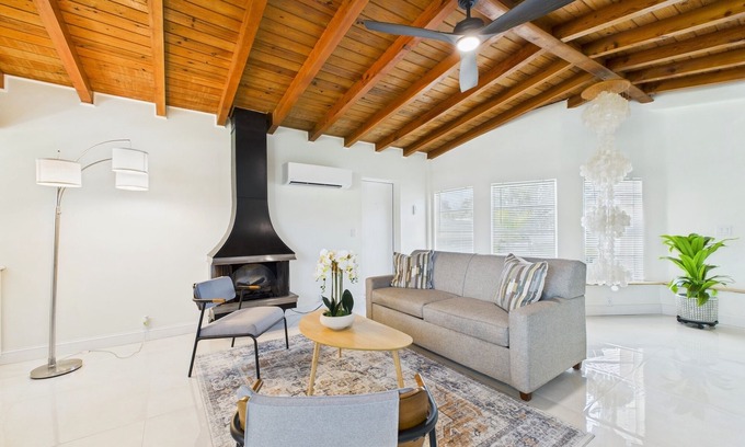 Seacoast Shores House | 3 Bedroom/2 Bath Beachside House with Hot Tub!