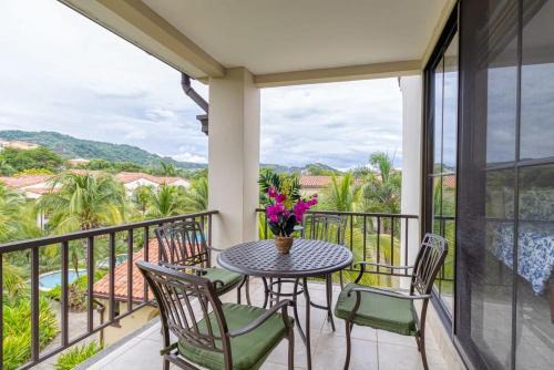 Coco House | 3-Bedroom 2-Bath Condo Overlooking Pool