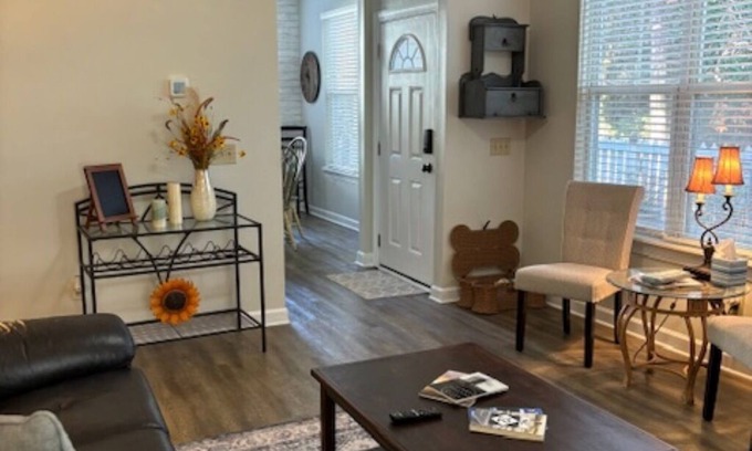Greenacres House | 3-bedroom/3 Bath townhome in charming Wilmington. Quiet, Family and Dog Friendly