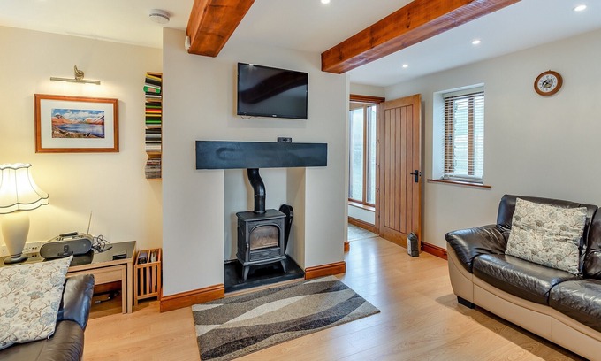 Askam and Ireleth Cottage | 3 bedroom accommodation in Marton, near Ulverston