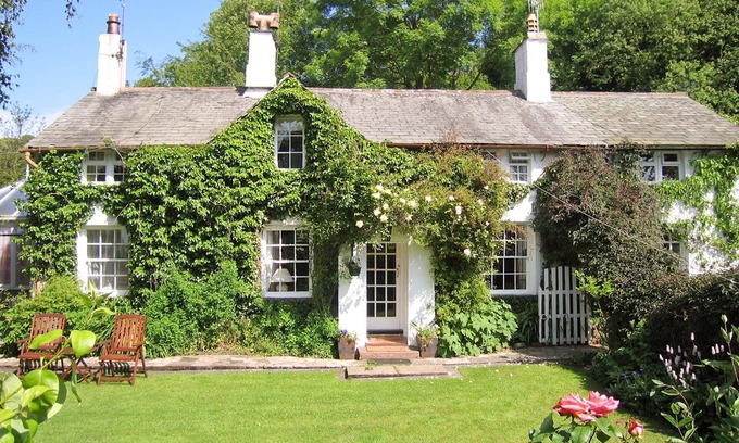 Askam and Ireleth Cottage | 3 bedroom accommodation in Dalton-in-Furness