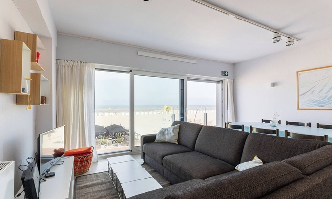 Oostduinkerke-Bad Apartment | 3 bedroom accommodation in Oostduinkerke