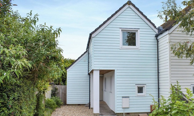 Middleton-on-Sea Cottage | 3 bedroom accommodation in Elmer, Middleton-on-Sea