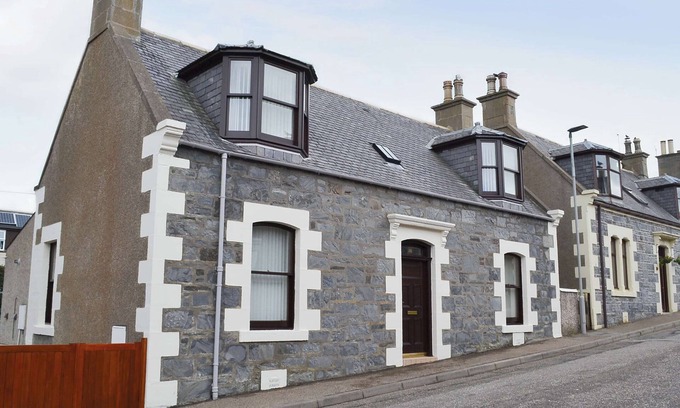 Buckie Cottage | 3 bedroom accommodation in Portknockie