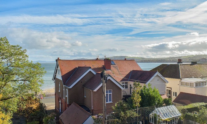 Rhos on Sea Cottage | 3 bedroom accommodation in Rhos on Sea