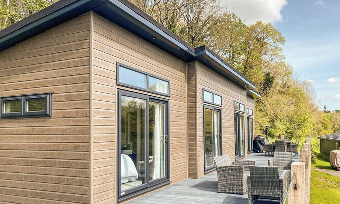 Bridgnorth Ski Chalet | 3 bedroom accommodation in Bridgnorth